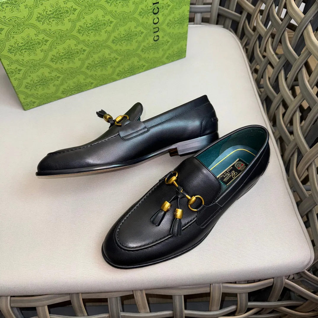 Men's shoes 💰900 Gucci ~ High-end genuine leather outsole men's casual leather shoes | The upper is made of imported original first-layer cowhide material | Classic horsebit decoration | Leather handmade tassel embellishment | Low-key luxury temperament | Comfortable foot feel | Imported genuine leather outsole | First-layer cowhide inner cowhide pad | Fine details Size: 39-44 (customized at 45.46)